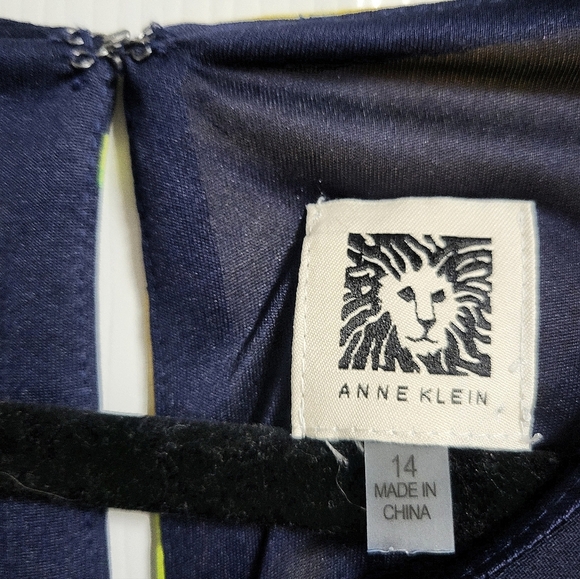 Anne Klein - NWOT-Floral Sleeveless Dress - Navy and Yellow- Size 14 - Picture 3 of 4